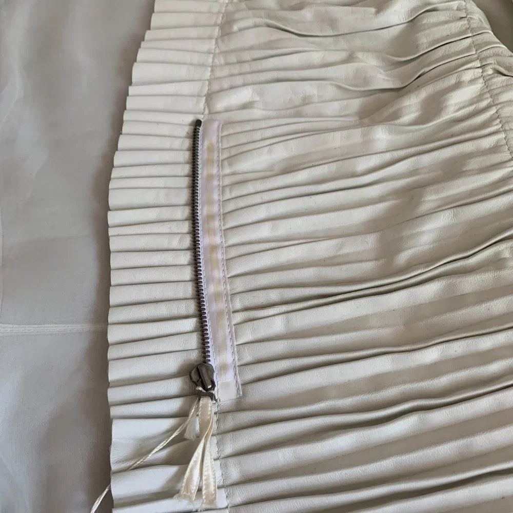 Valentino runway white pleated leather Jacket with silk tulle lining US 4 6 - Picture 10 of 13